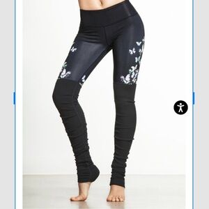 ALO Yoga Black Gypset Goddess butterfly leggings S